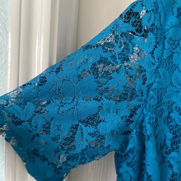 Blue Lace Short Sleeve Dress Size-8P - Picture 6 of 8